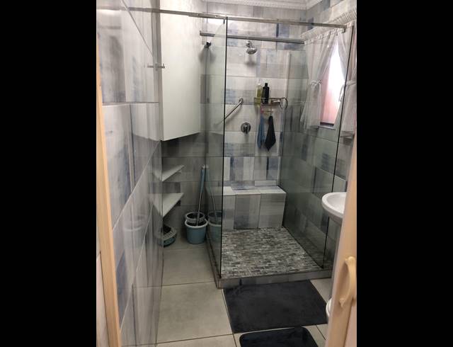1.5 BEDROOM FLAT FOR SALE IN ILLOVO BEACH